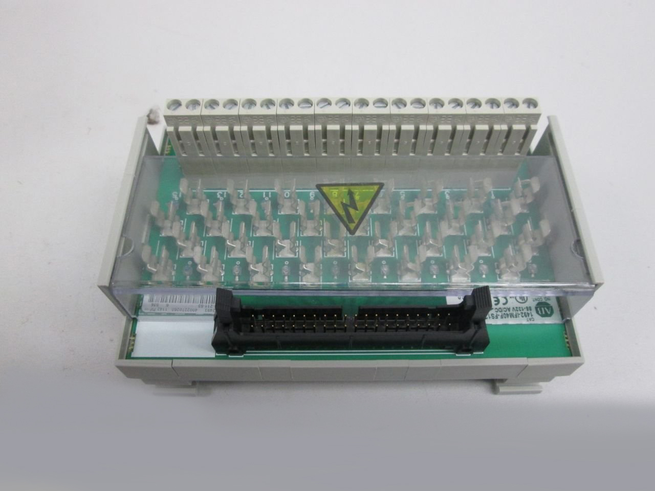 ALLEN BRADLEY 1492-IFM40F-FS120-2 40-POINT ISOLATED FUSIBLE DIGITAL IFM