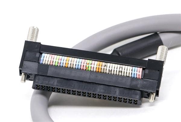 OMRON XW2Z-100J-B4 SERVO CABLE 