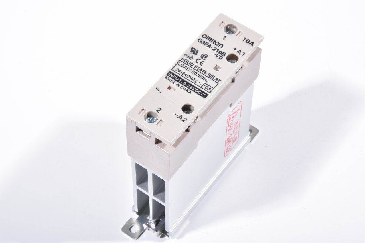 OMRON G3PA-210B-VD SOLID STATE RELAY