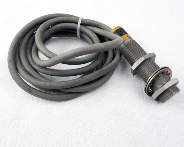 Omron tl-xp5 proximity switch