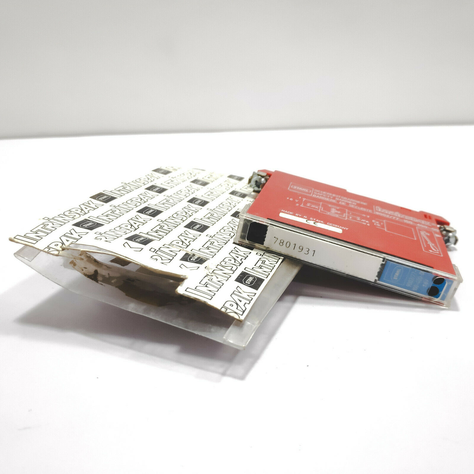STAHL 9002/77-100-400-00 - 2CHANNEL SAFETY BARRIER