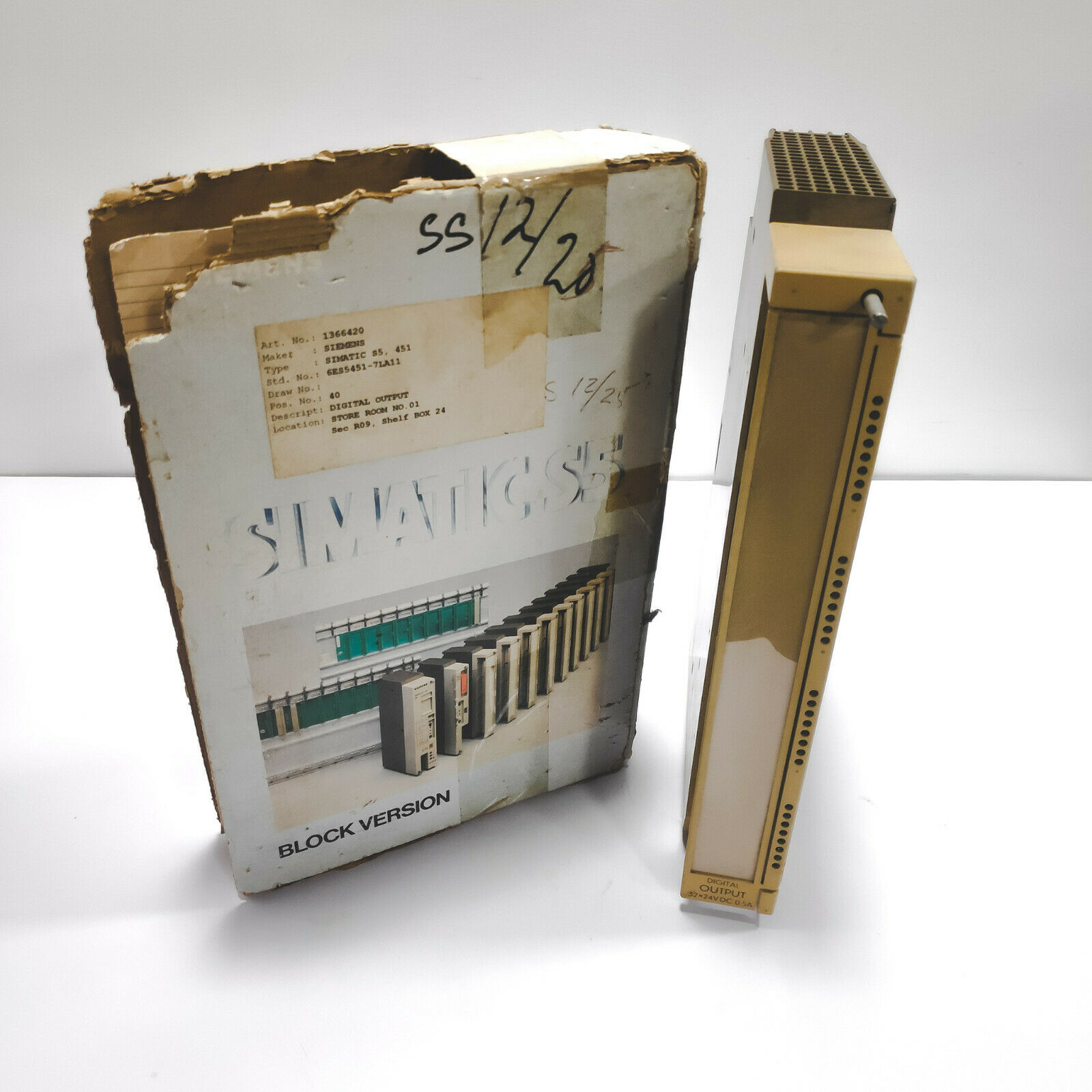 SIEMENS 6ES5451-7LA11 SIMATIC S5 32POINT DIGITAL OUTPUT MODULE