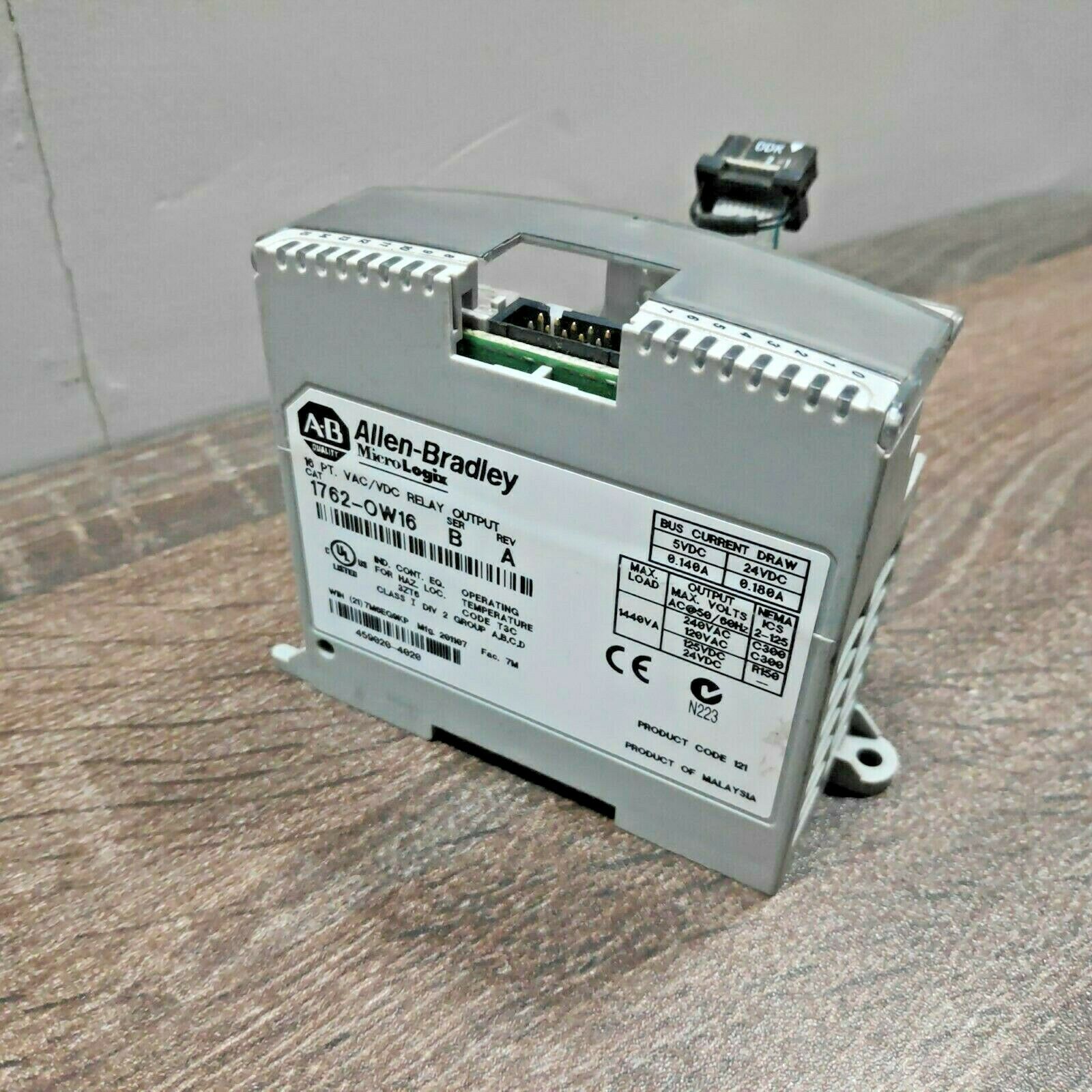 ALLEN BRADLEY 1762-OW16 SER.B REV.A MICROLOGIX 1200 16 POINT OUTPUT MODULE