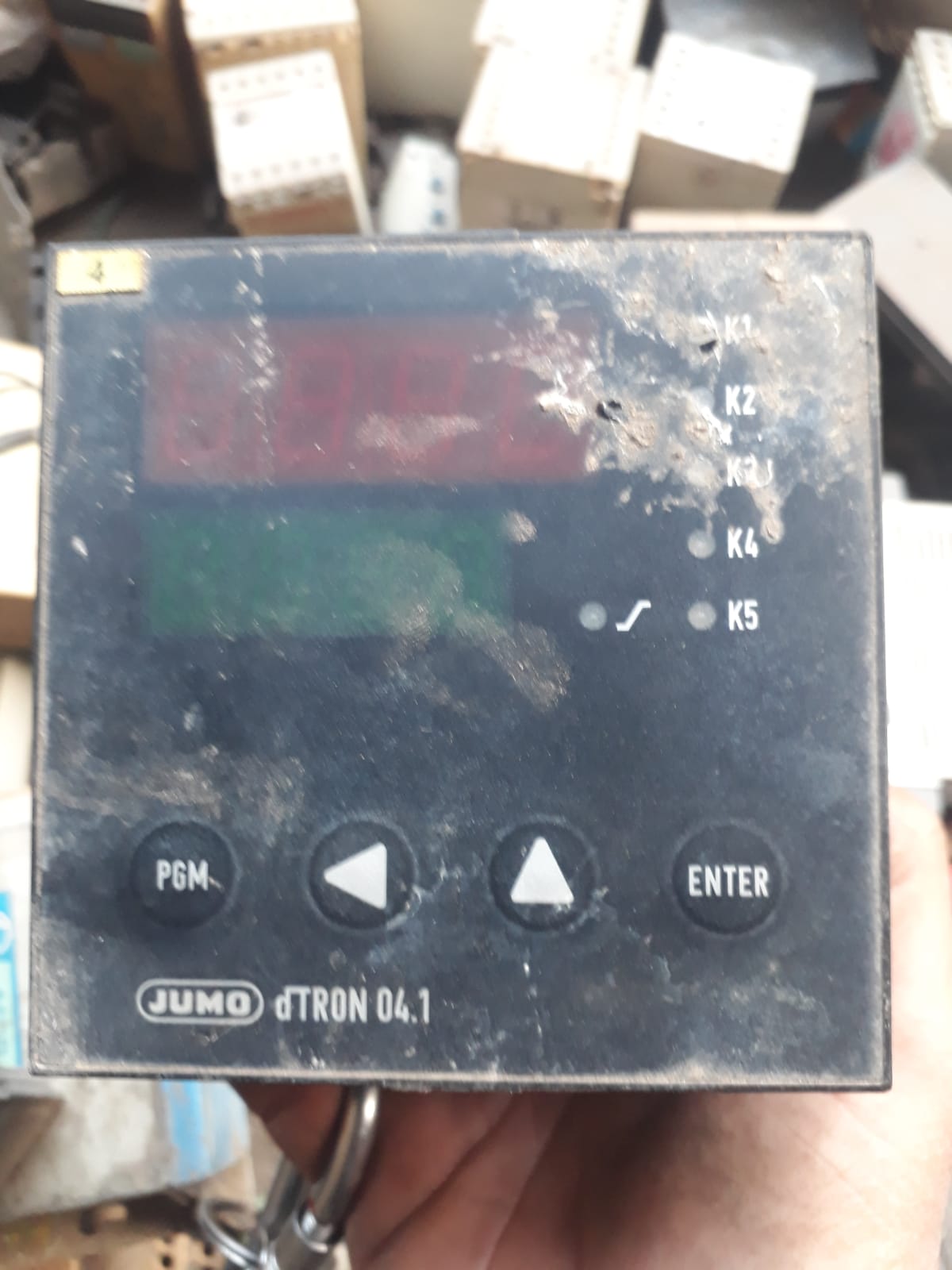 JUMO dTRON 04.1 compact microprocessor controllers