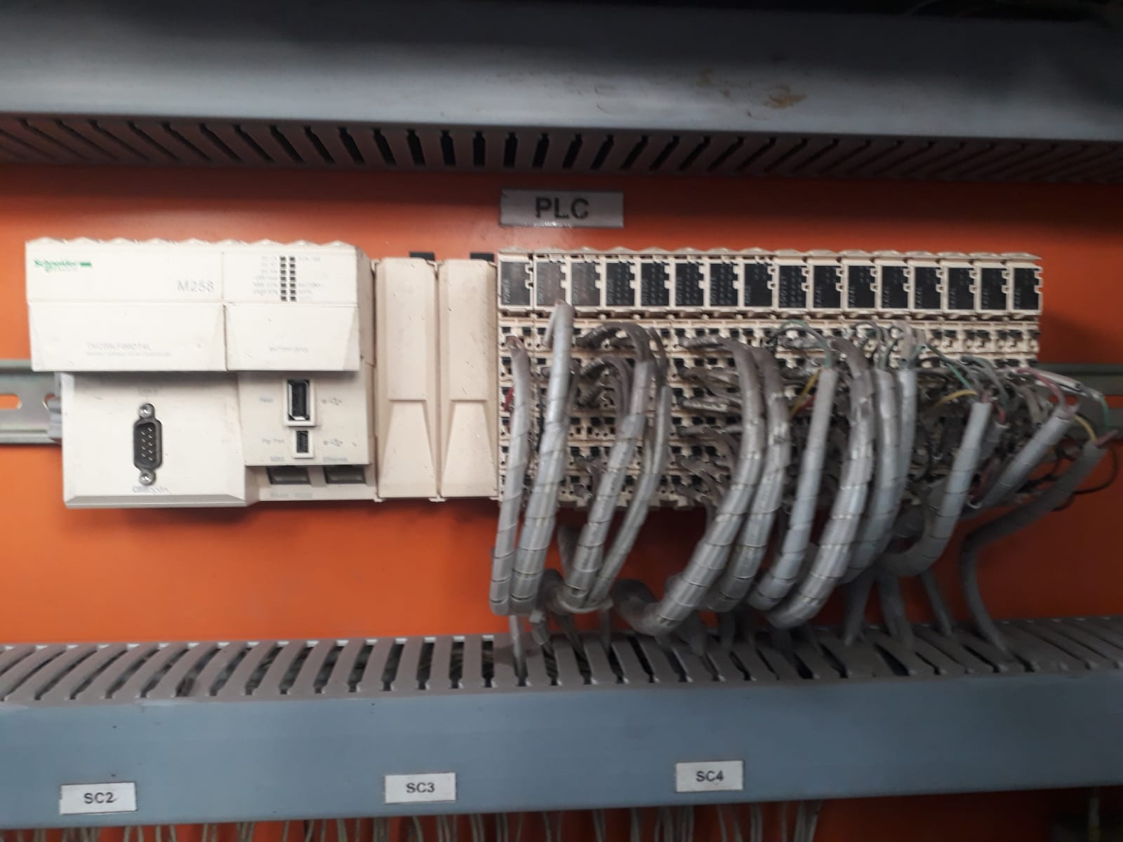 SCHNEIDER ELECTRIC MODICON TM258LF66DT4L Logic controller PLC