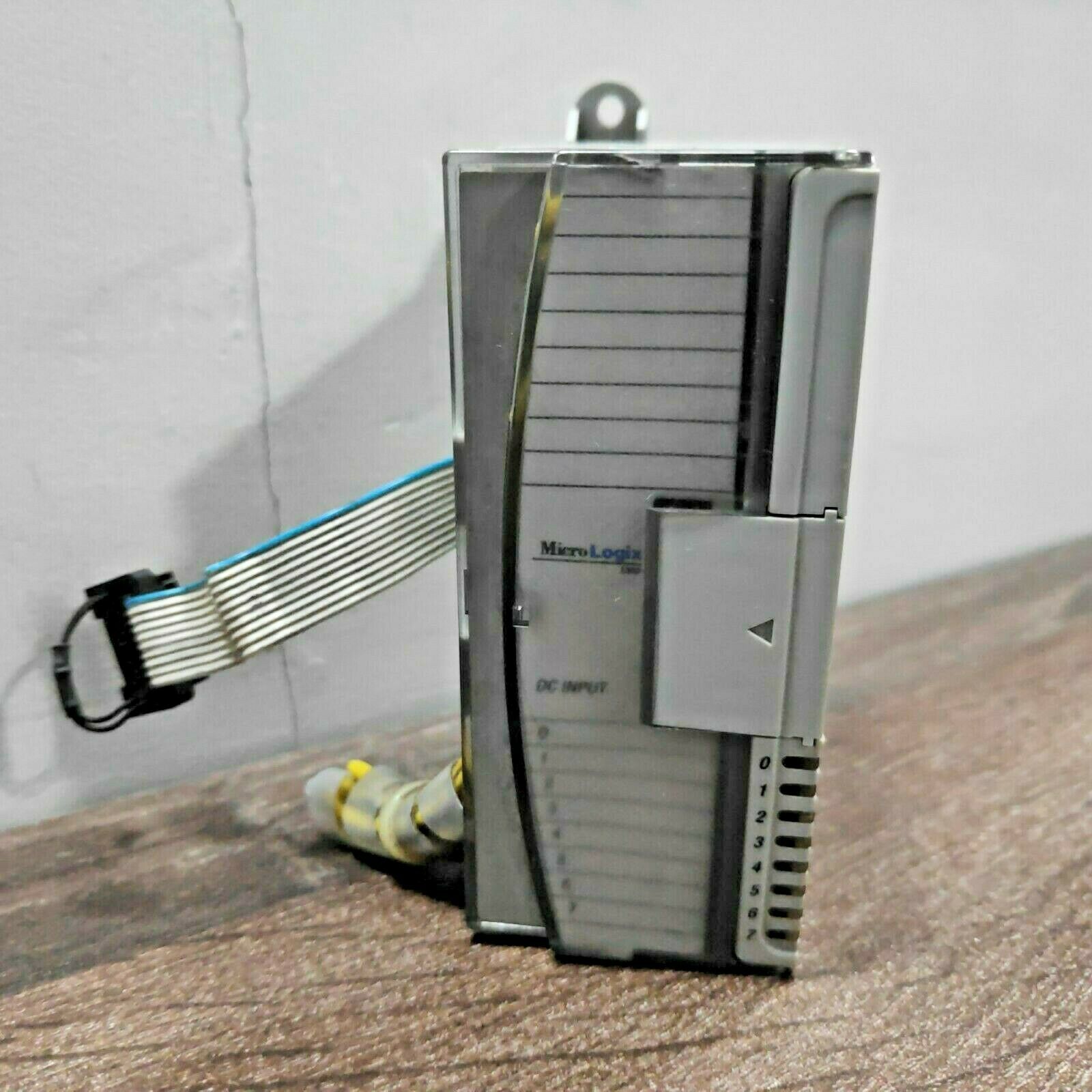 ALLEN BRADLEY 1762-IQ8 SER.A REV.A MICROLOGIX 1200 8 POINT DIGITAL INPUT MODULE
