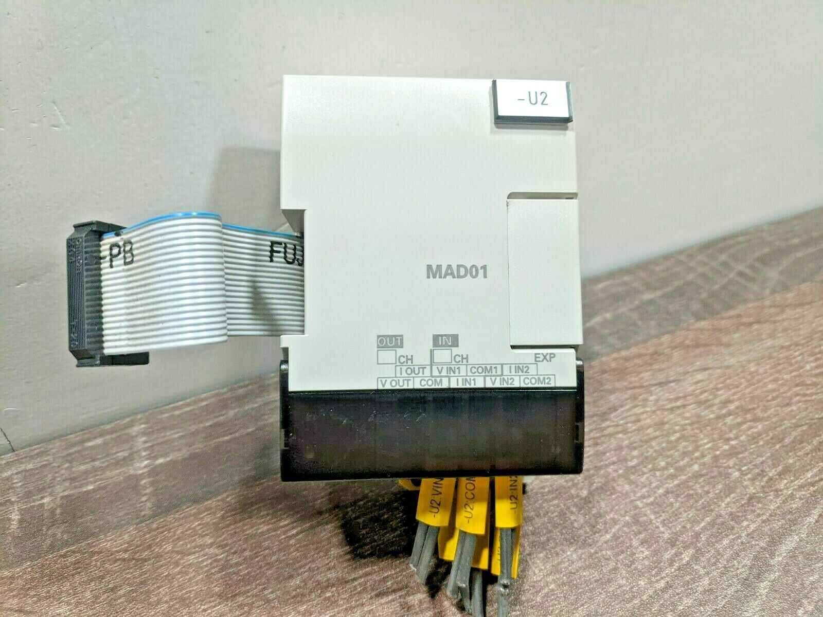 OMRON CPM1A-MAD01 ANALOG I/O MODULE