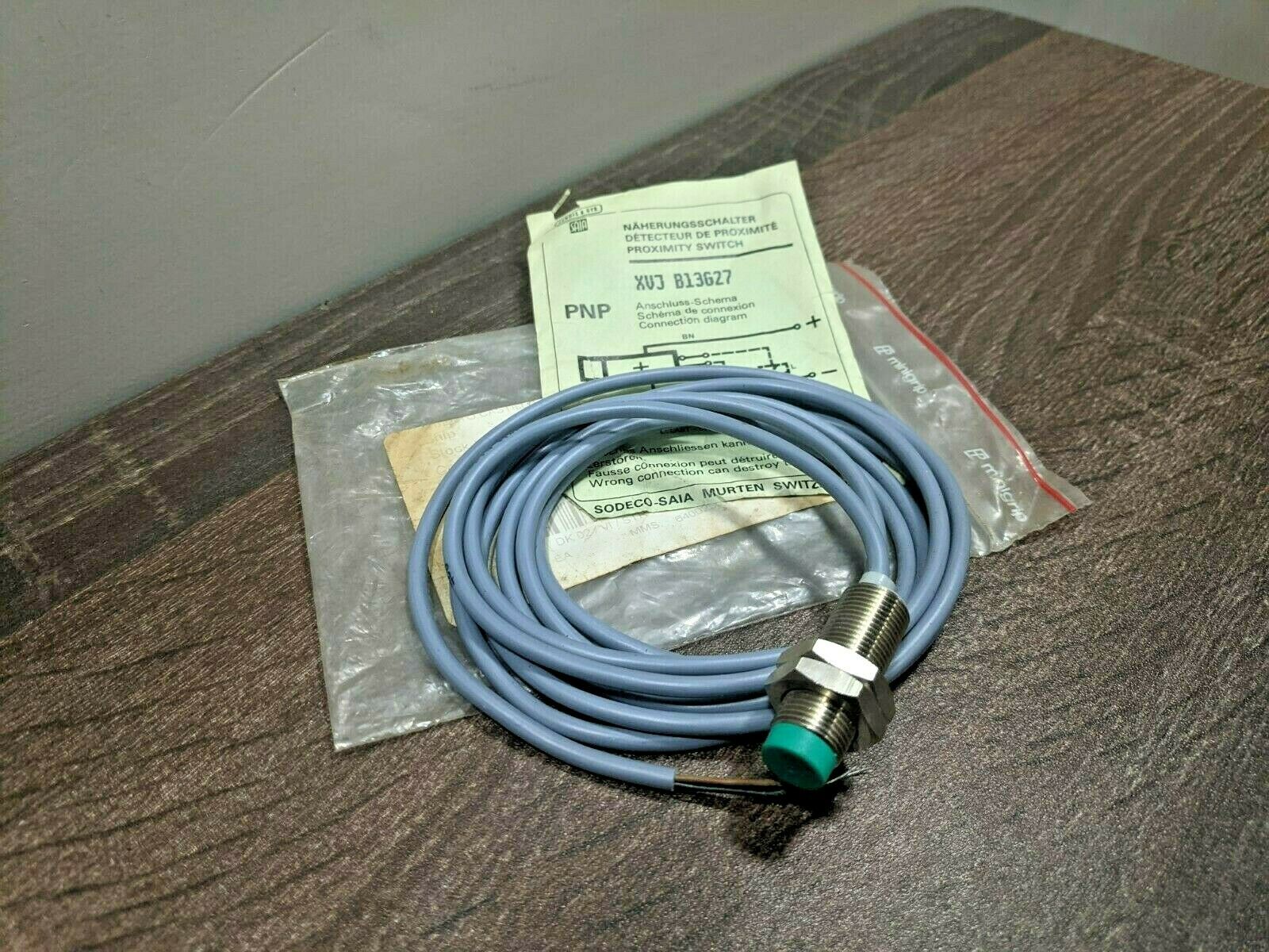 Landis & Gyr Sodeco-Saia XVJ B13G27 Proximity Switch