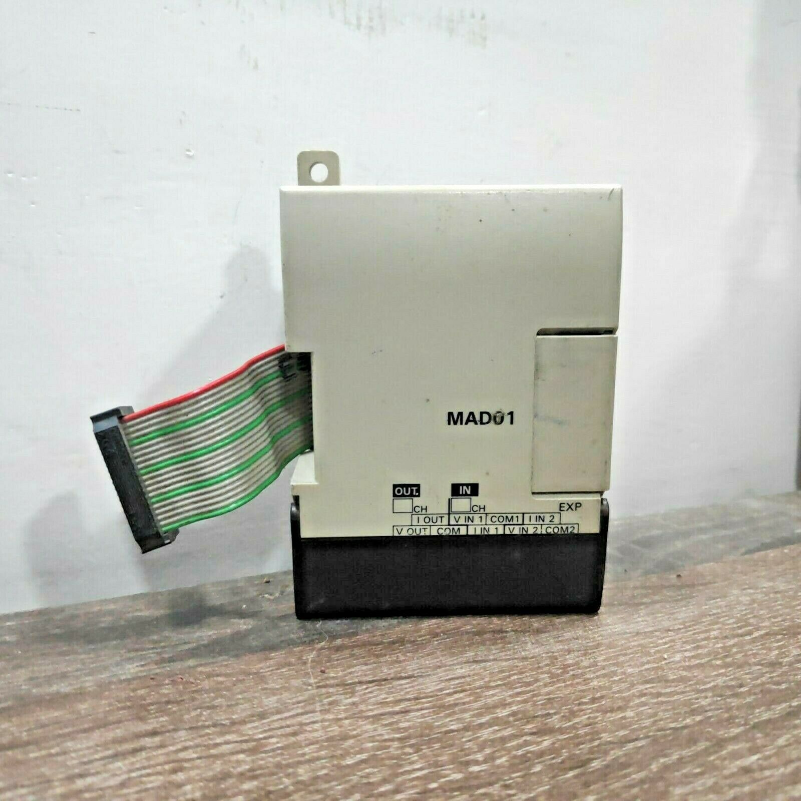 OMRON CPM1A-MAD01 ANALOG I/O MODULE