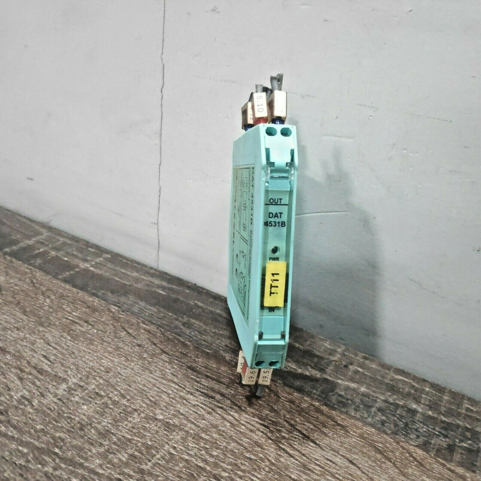Datexel DAT 4531/B Isolated converter for RTD and resistance configurable by Dip-Switch or PC