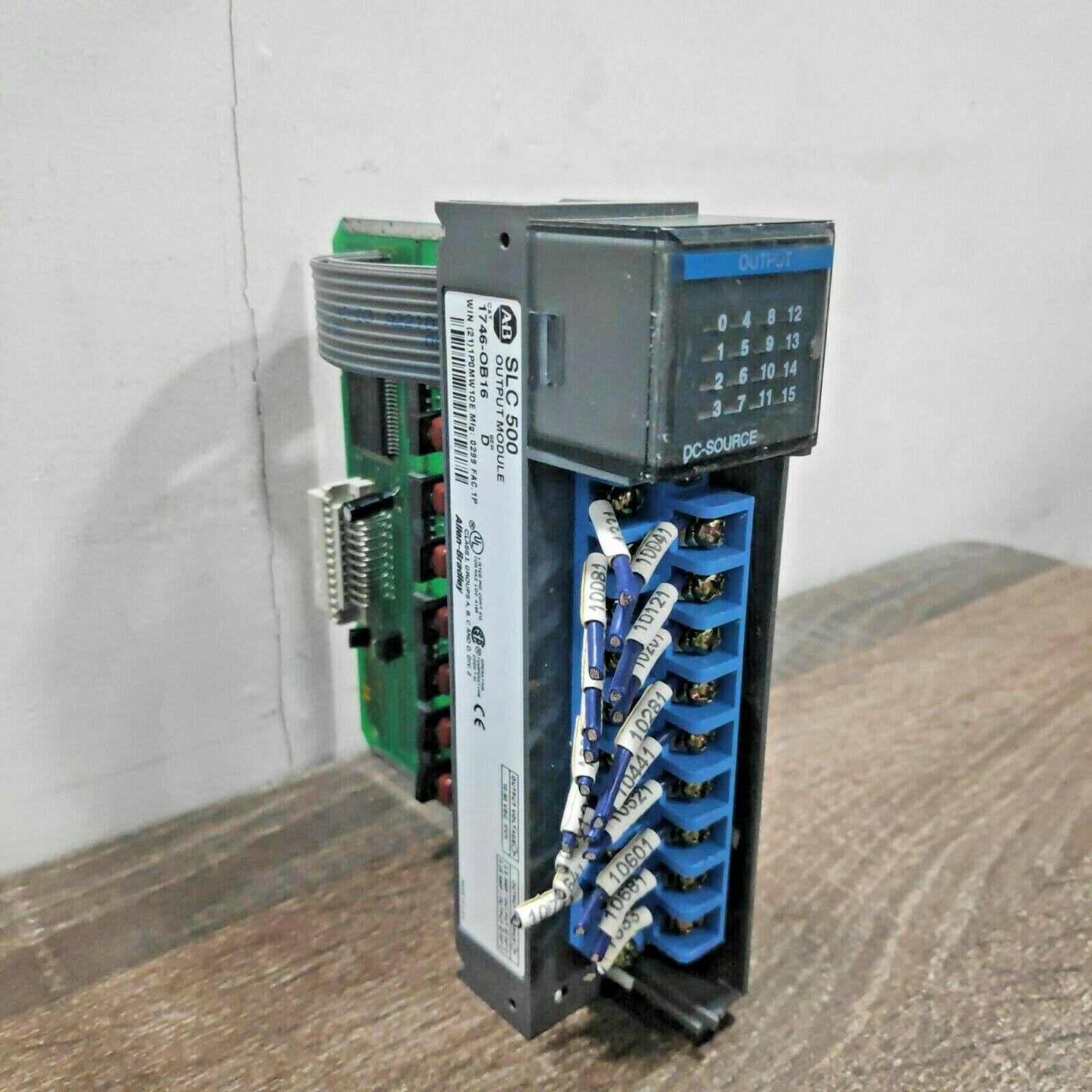 ALLEN BRADLEY 1746-OB16 SER.D SLC 500 OUTPUT MODULE