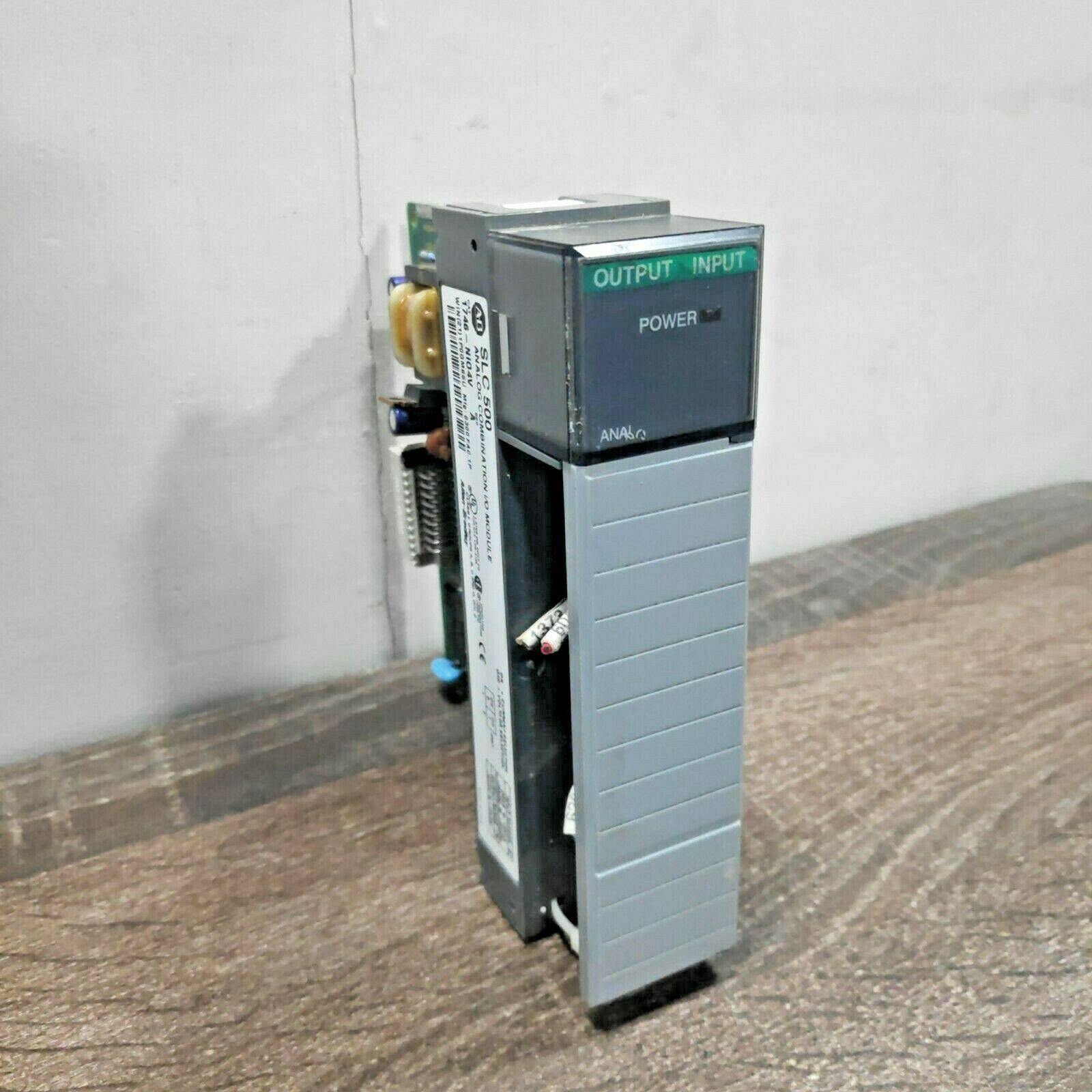 ALLEN BRADLEY 1746-NIO4V SER.A ANALOG I/O MODULE