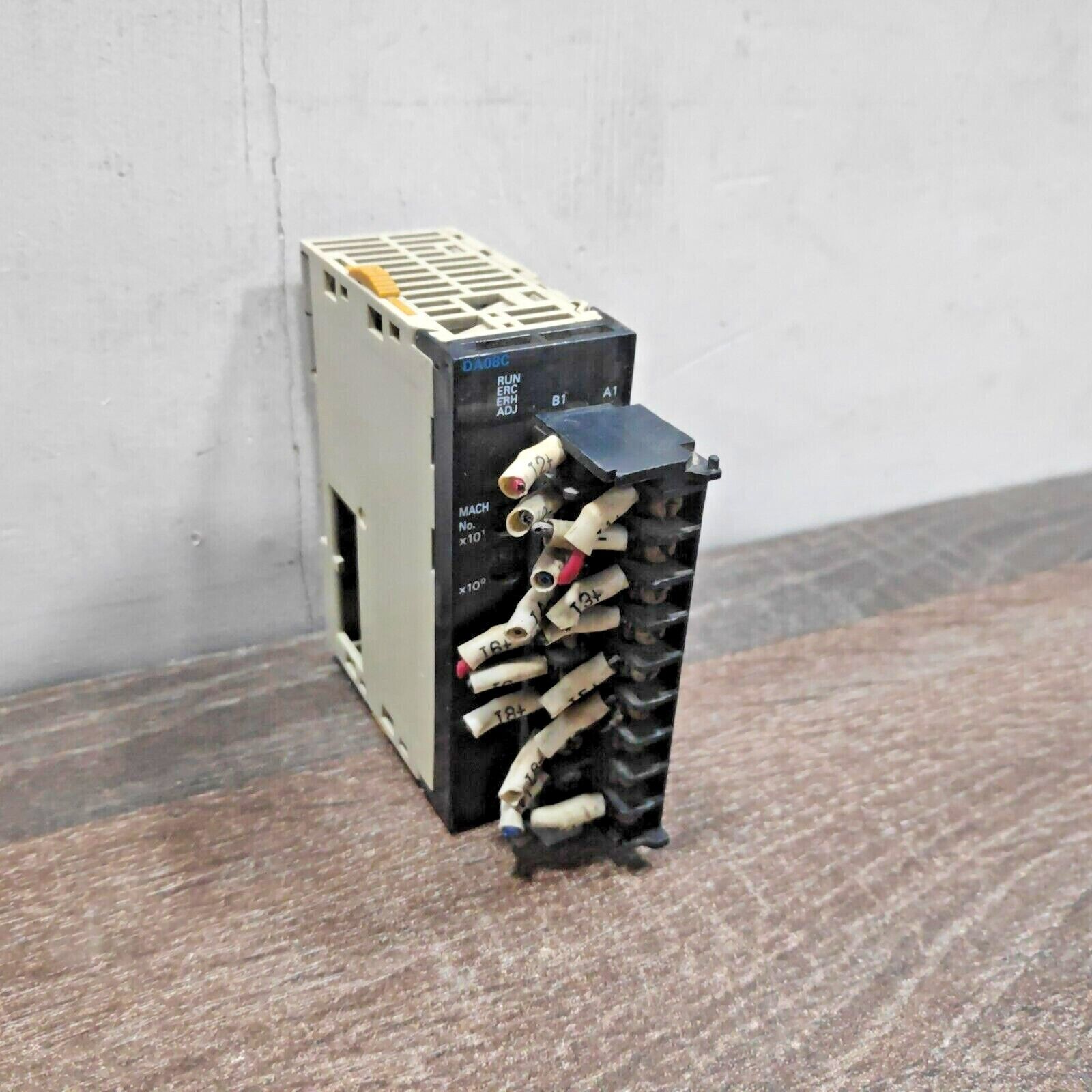OMRON CJ1W-DA08C