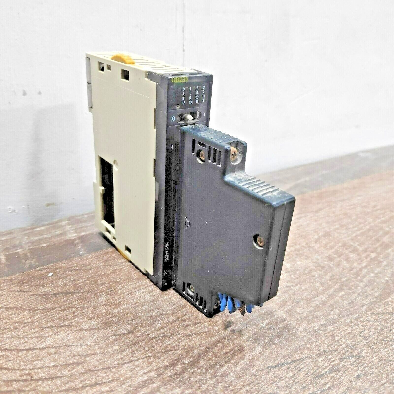 OMRON CJ1W-OD231
