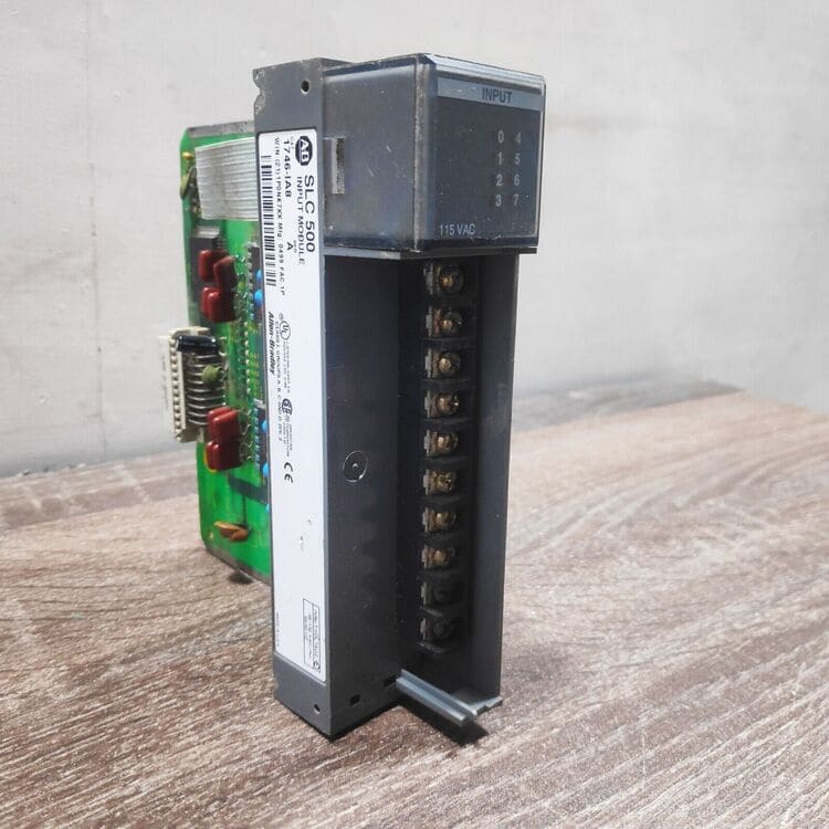 ALLEN BRADLEY 1746-IA8 SER.A SLC 500