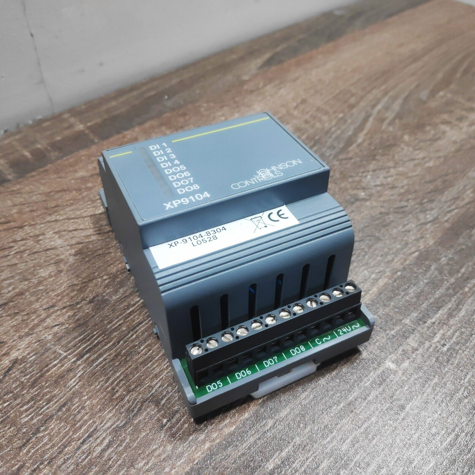 JOHNSON CONTROLS XP-9104-8304