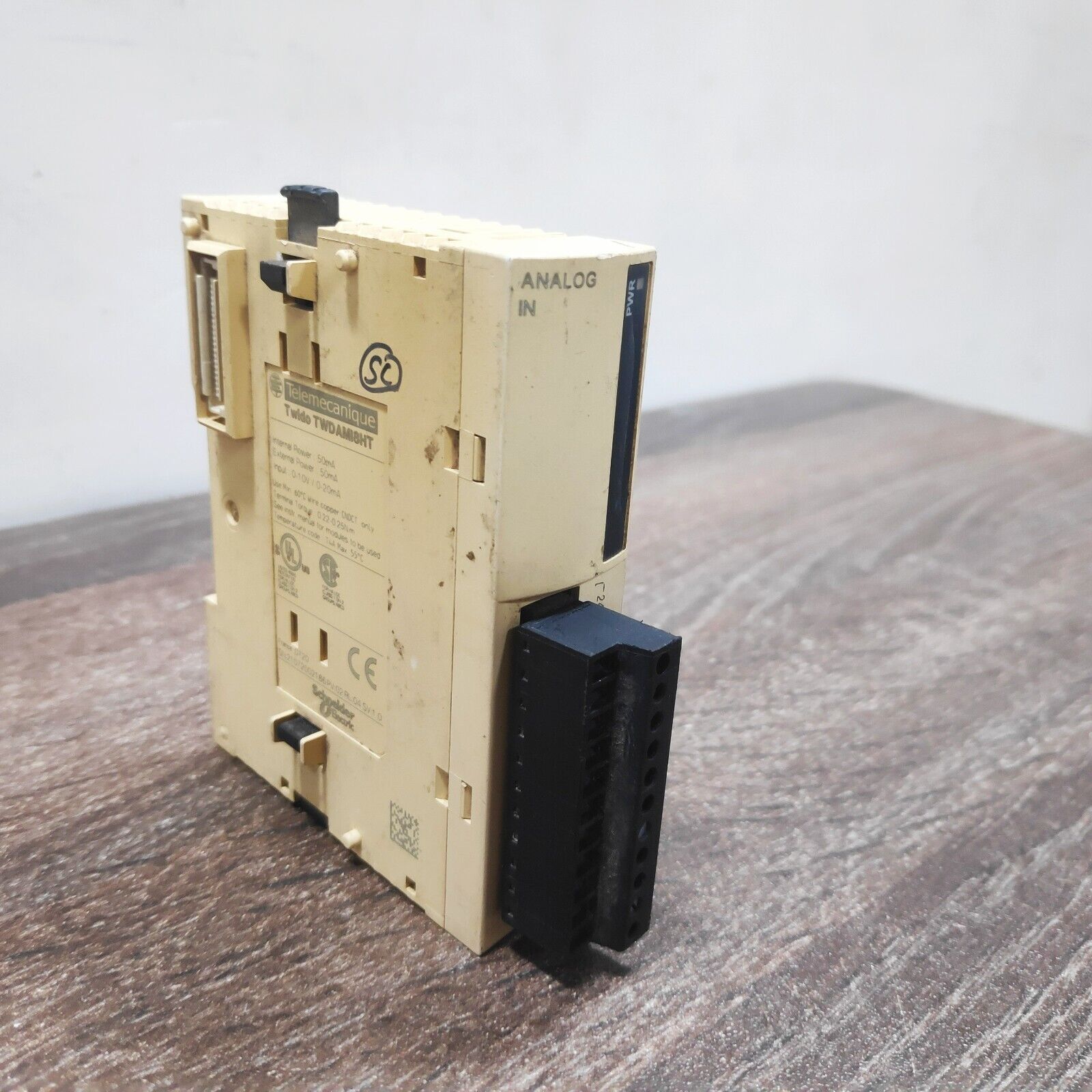 SCHNEIDER ELECTRIC TWD-AMI8HT
