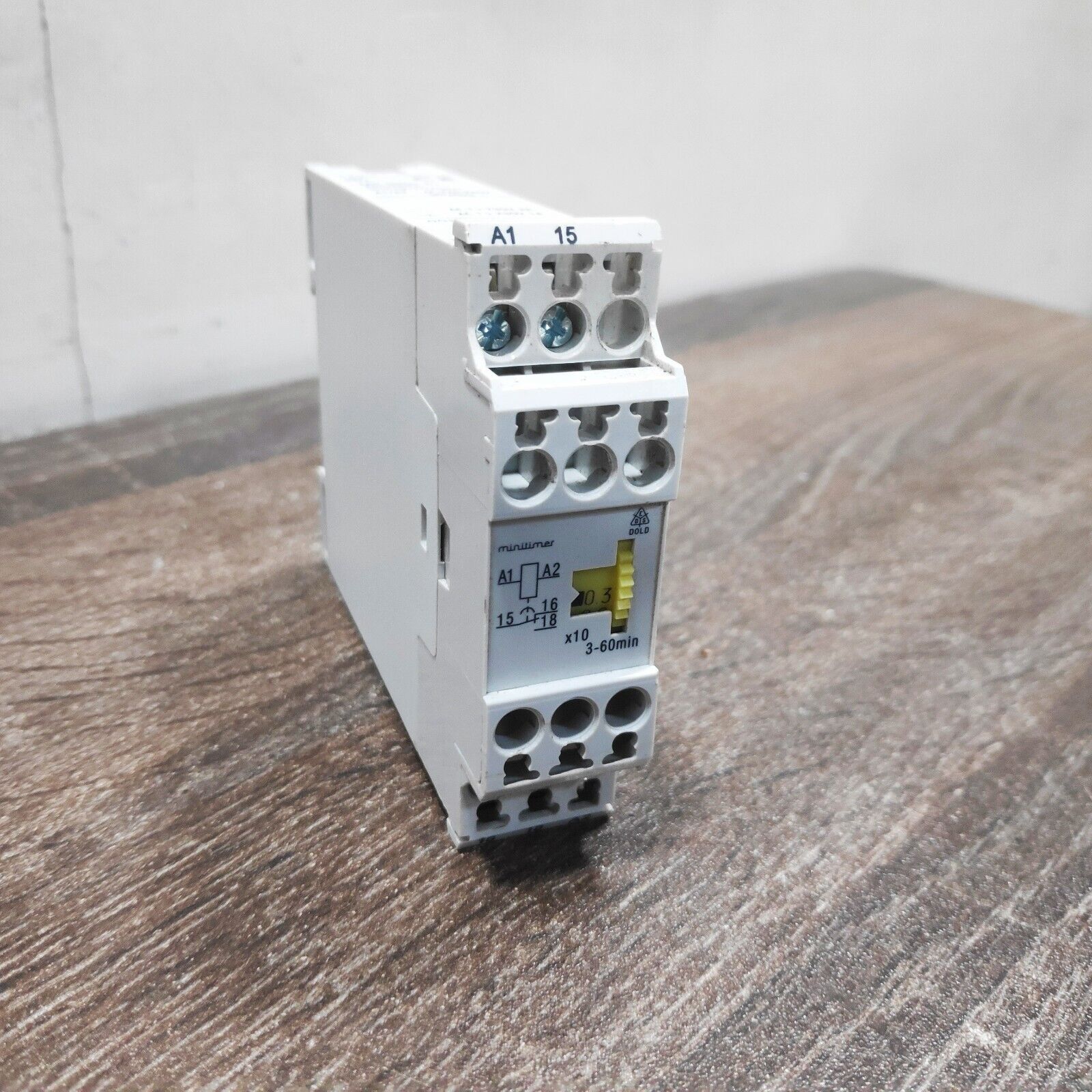 DOLD MK9903.81 220/240VAC 3-60M