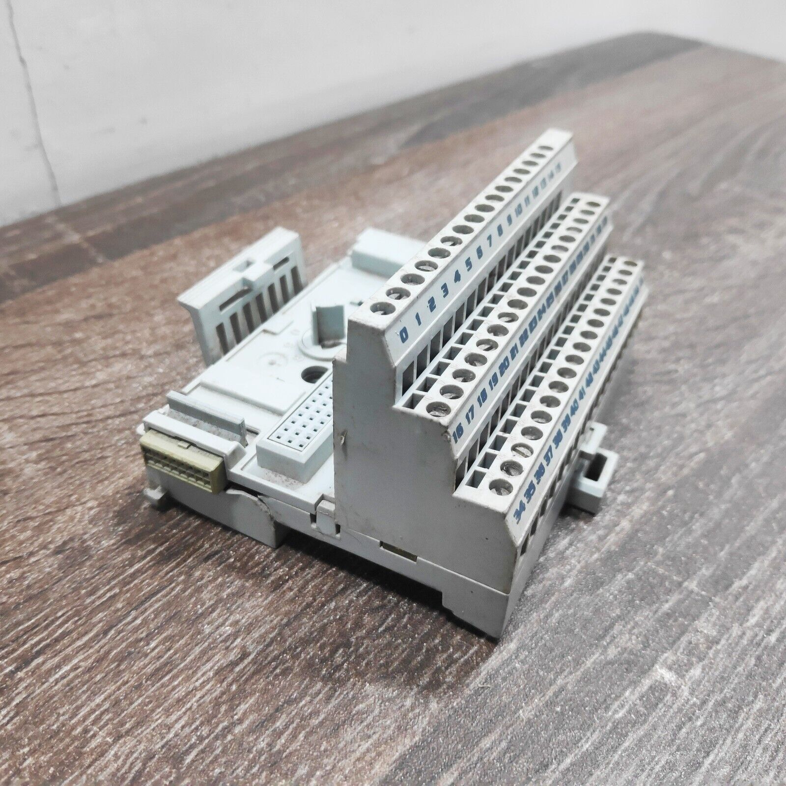 Allen Bradley 1794-TB3G - Terminal Base