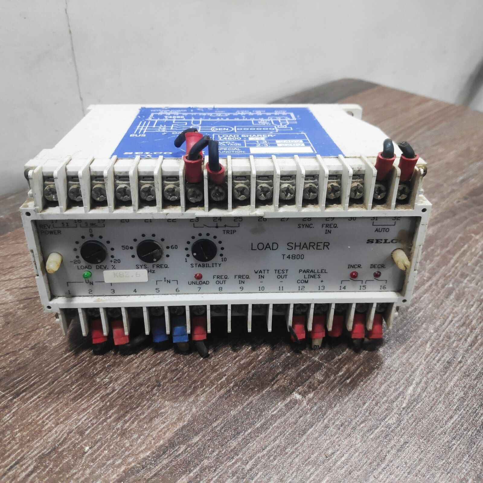 SELCO T4800-33 LOAD SHARER RELAY SUPPLY VOLTAGE 220/240V