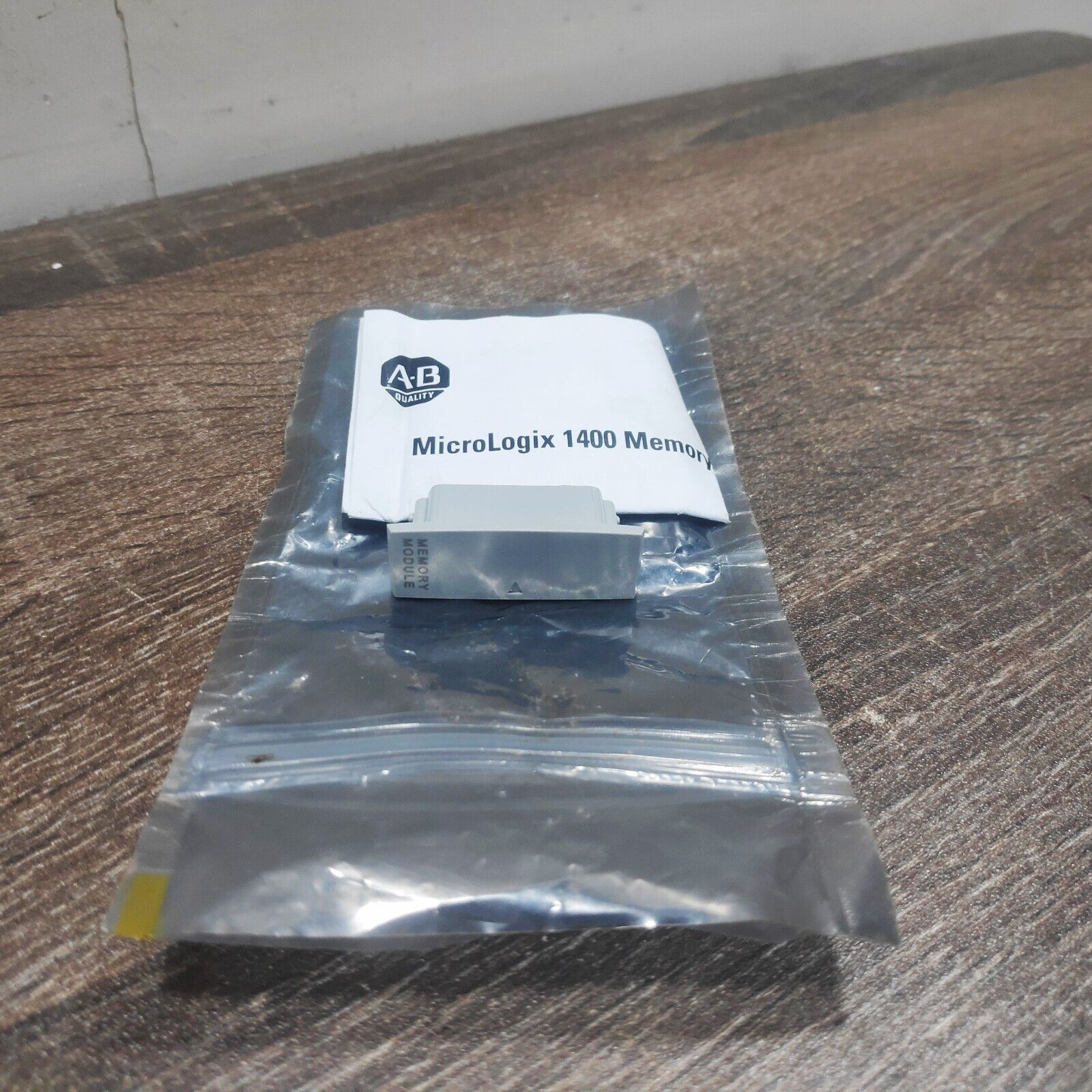 ALLEN BRADLEY 1766-MM1 SER.A