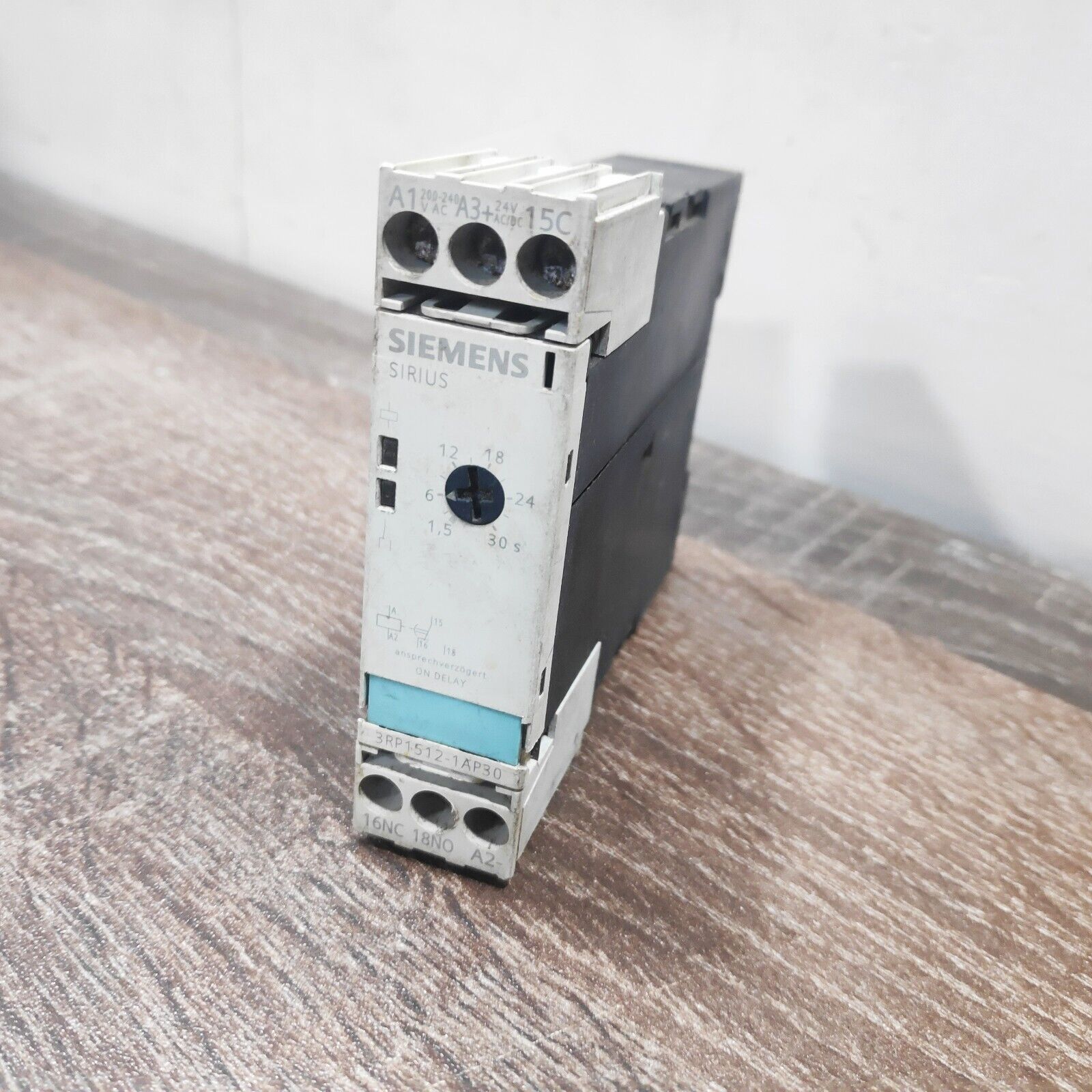 siemens 3rp1512-1ap30 300v relay