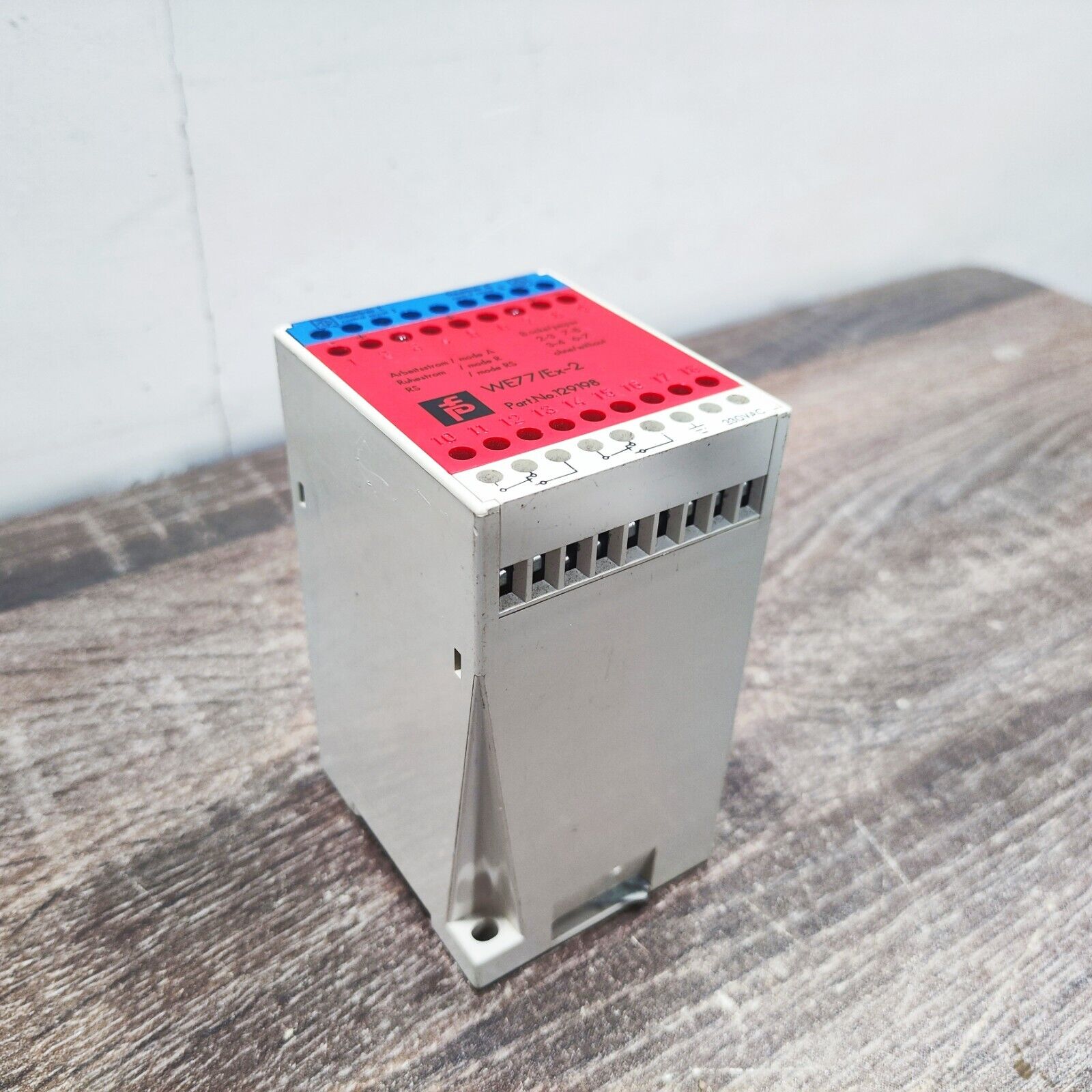 PEPPERL & FUCHS WE77/EX-2 230V 2CHANNEL SWITCH AMPLIFIER