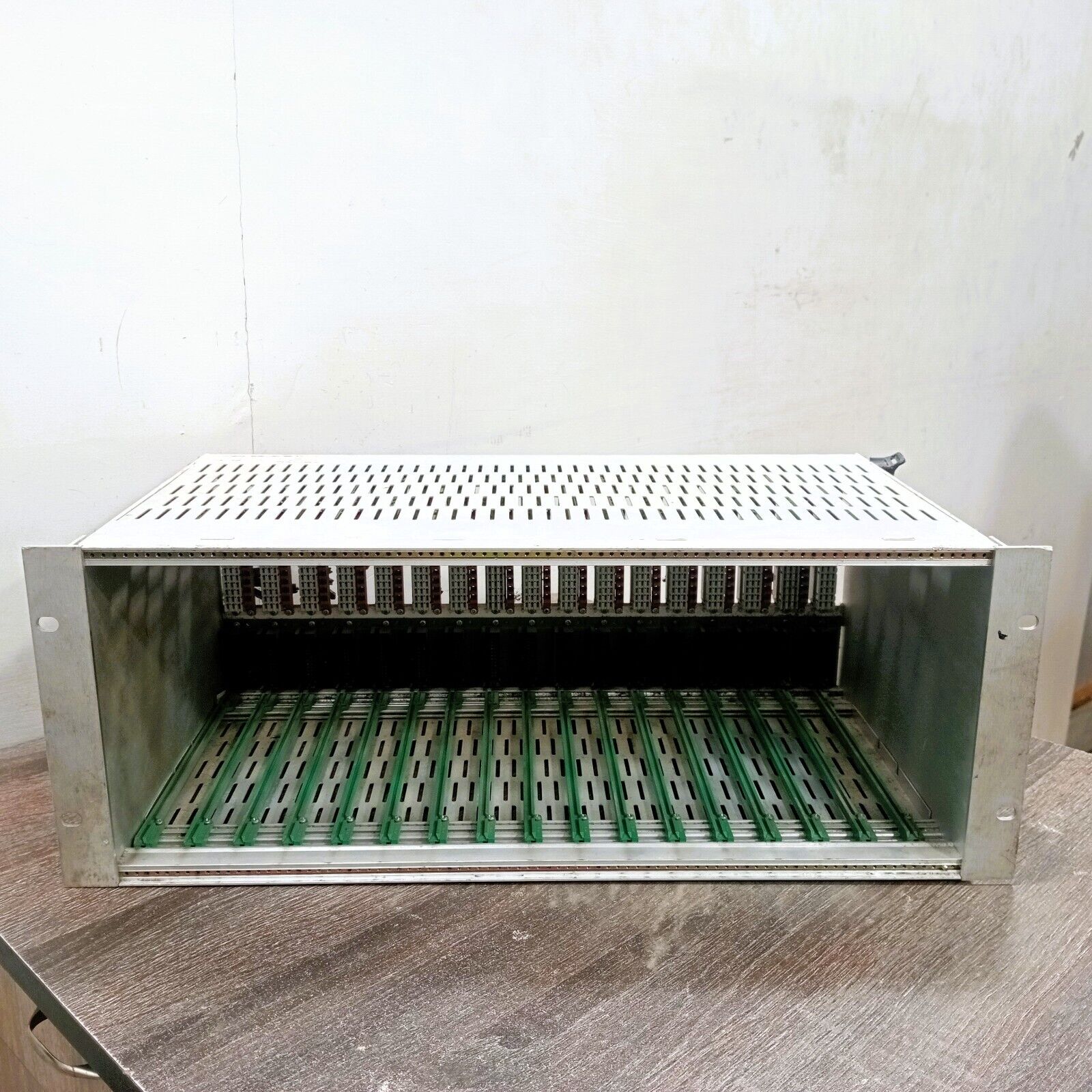 GENERAL MONITORS RK02-000-000-302 SERIAL INTERFACE 16 CHANNEL CHASSIS BUSS BOARD
