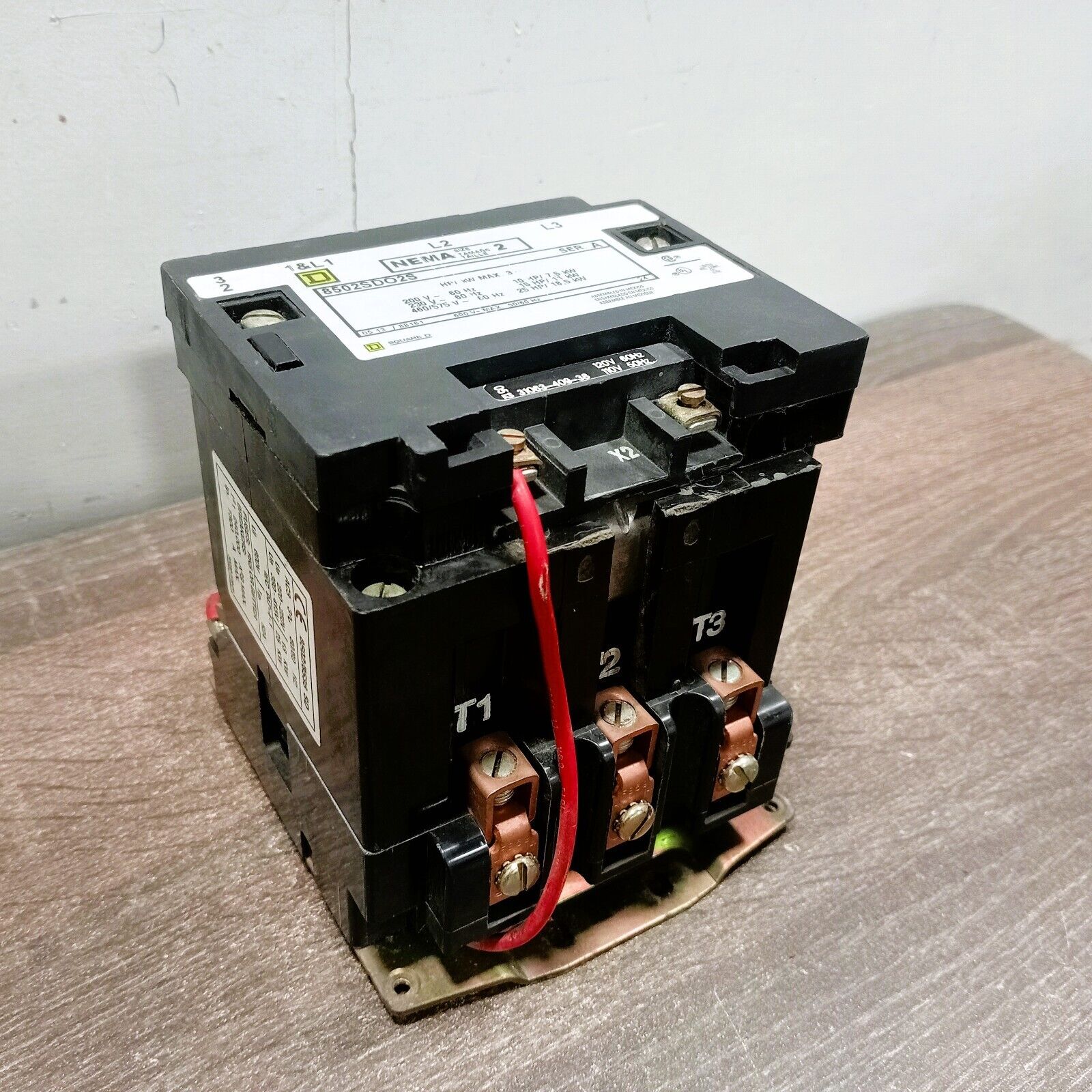 SQUARE D 8502SDO2S NEMA SIZE 2 STARTER 600 VOLT 3 PH W/110-120 VOLT COIL NO 31063-409-38 3 P COIL 240 VOLT
