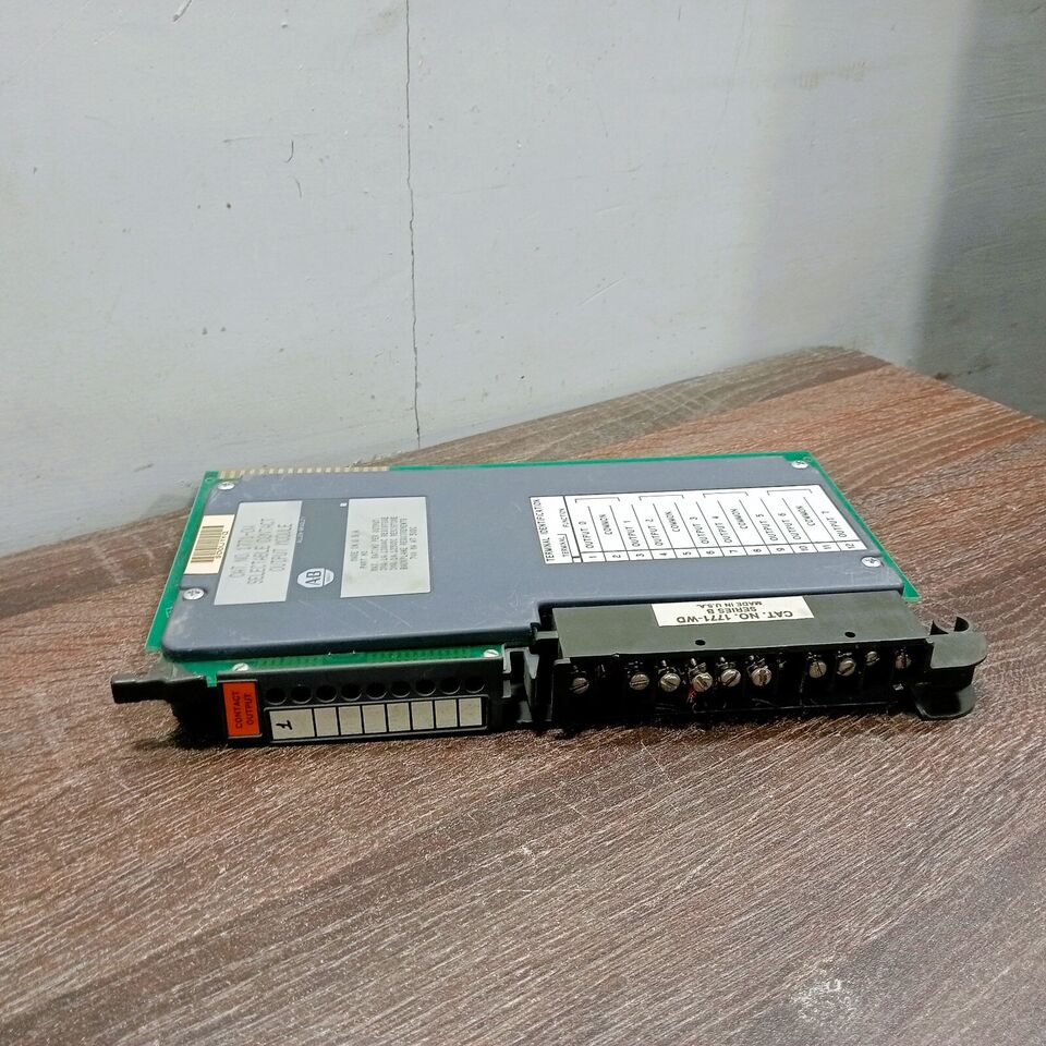ALLEN BRADLEY 1771-OW 8 POINT DIGITAL OUTPUT MODULE 24-138 VAC 24-125 VDC