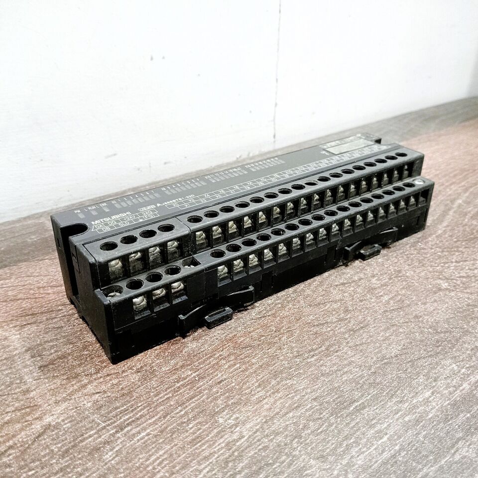 MITSUBISHI AJ65SBTB1-32D REMOTE I/O MODULE 32 INPUTS 24 VDC 45 MA ONE WIRE TYPE