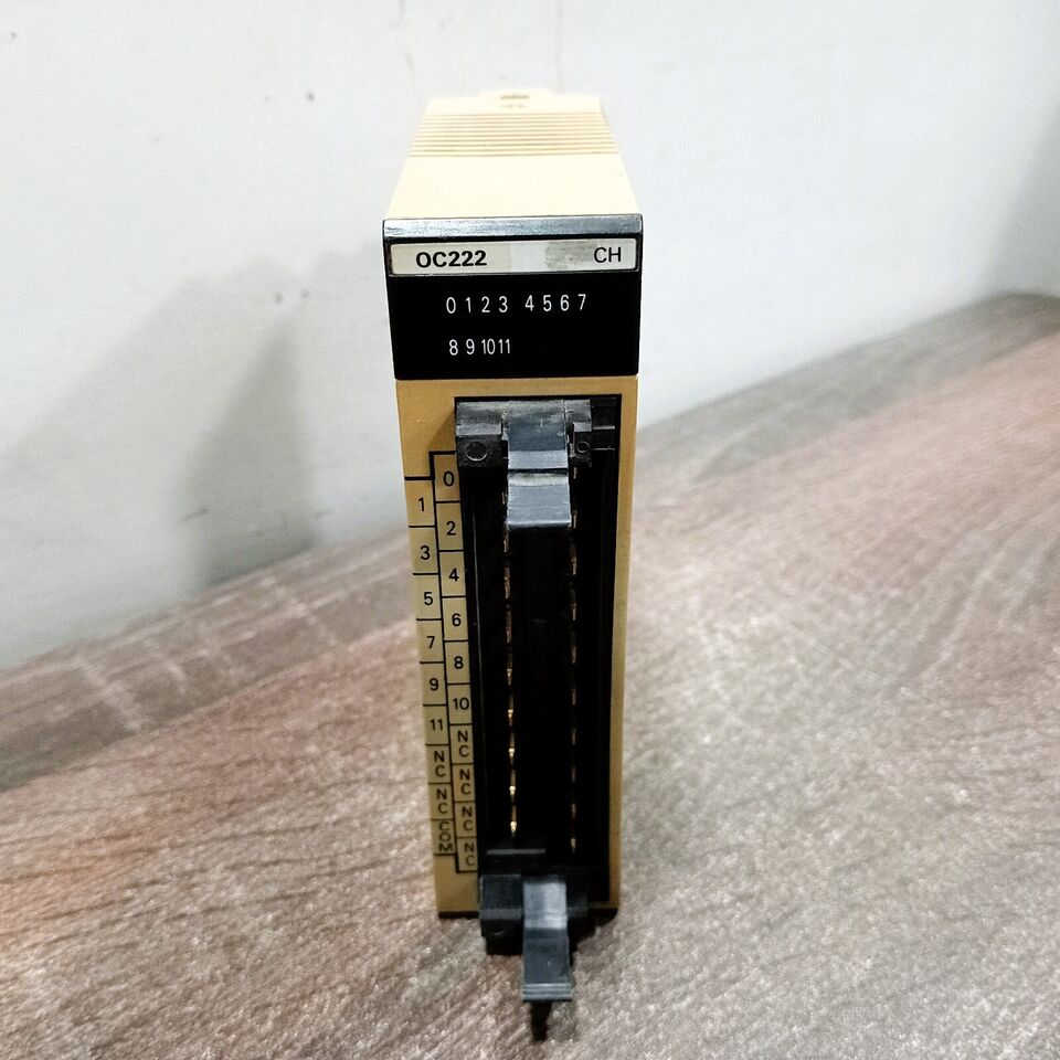 OMRON C200H-OC222 OUTPUT MODULE RELAY SYSMAC C200 12 CHANNEL RELAY OUTPUT MODULE 2A 24VDC / 250VAC 12POINT 2AMP 250VAC 24VDC 8AMP/UNIT 2AMP/POINT RACK MOUNT