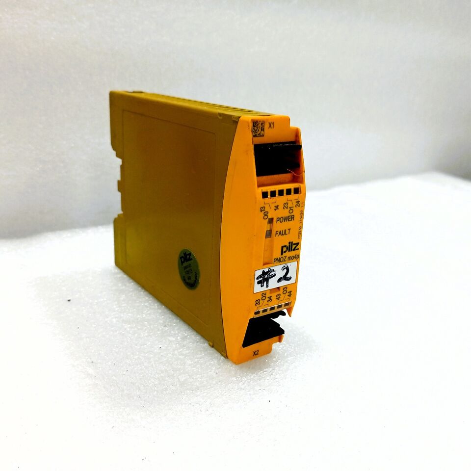 PILZ PNOZ-M04P EXPANSION MODULE FAILSAFE 4 DIGITAL OUTPUTS RELAY CONTACTS 6 A N/O POTENTIAL-FREE POSITIVE-GUIDED (773536)