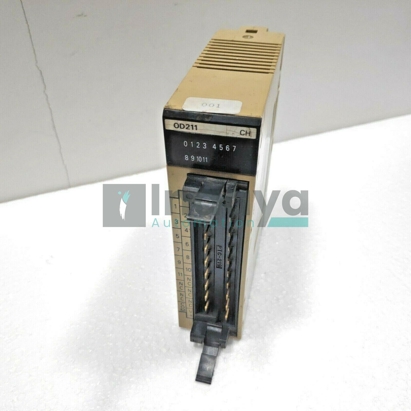 OMRON C200H-OD211 C200HOD211 SYSMAC C200 I/O MODULES OUTPUT MODULE TRANSISTOR 12 POINT 0.3 AMP 24 VDC